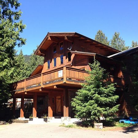 Alpine Lodge Whistler Exterior photo